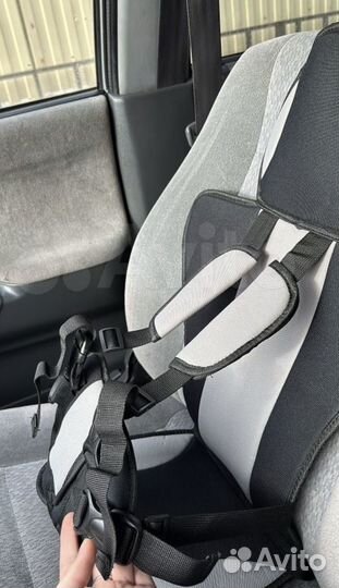 Новое детское автокресло безкаркасное