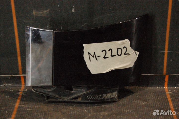 Volkswagen Touareg-Накладка крыла переднего левого