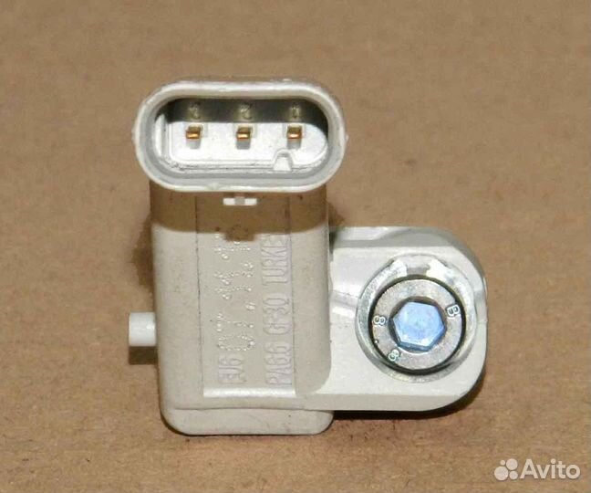 Датчик коленвала Skoda Octavia A7