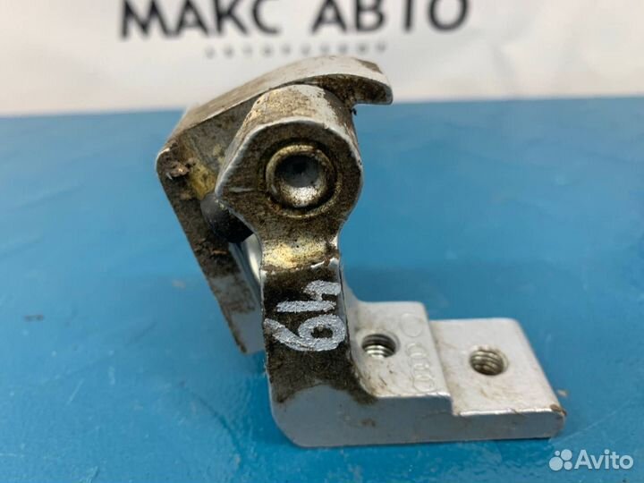 Б/У петля двери задний правый Audi A6 С5 ALF 2.4