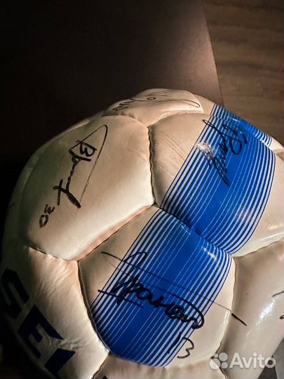 Мяч фк Динамо с автографами состава 2013