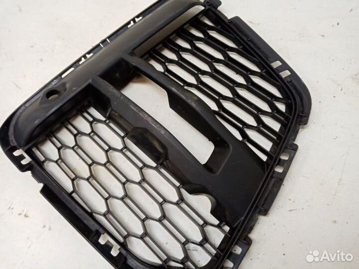Решетка бампера передняя правая Bmw X1 F48 2018