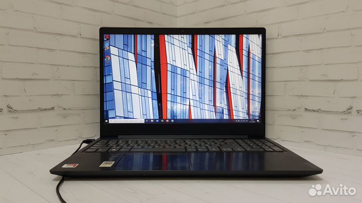Мощный ноутбук Lenovo 15.6