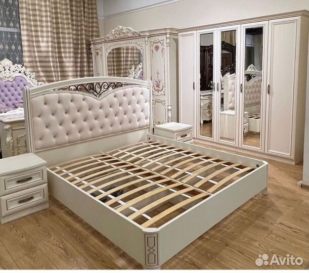 Спальный гарнитур