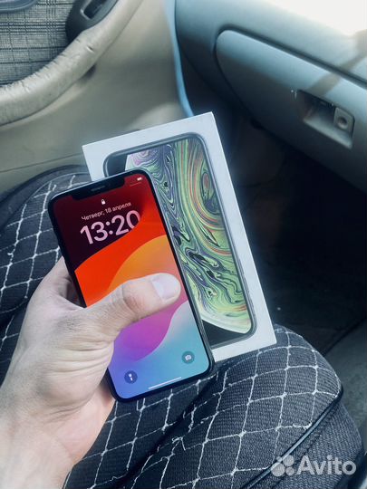 iPhone Xs, 64 ГБ