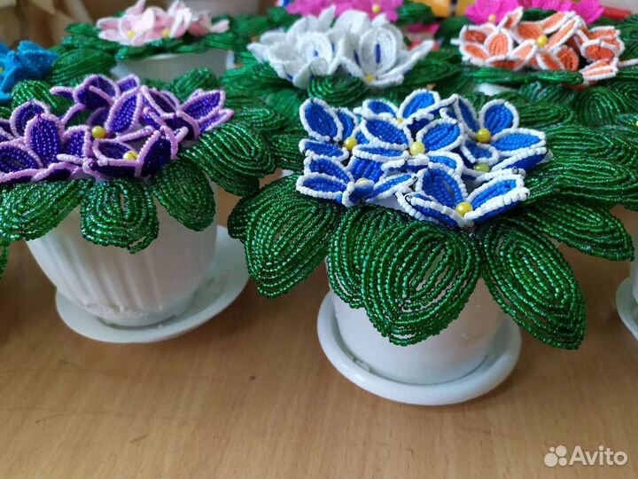 Фиалки из бисера