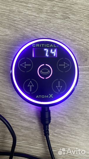 Atom X BY critical