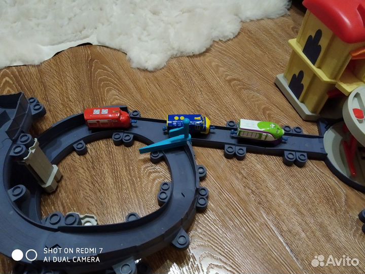 Чагинтон паровозики с двухэтажным депо и доргой