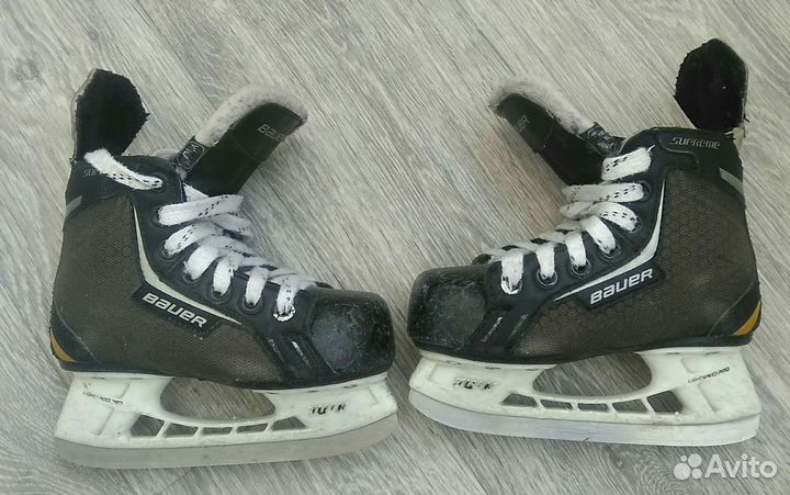 Коньки хоккейные Bauer размер 28