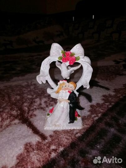 Статуэтка на свадебный торт