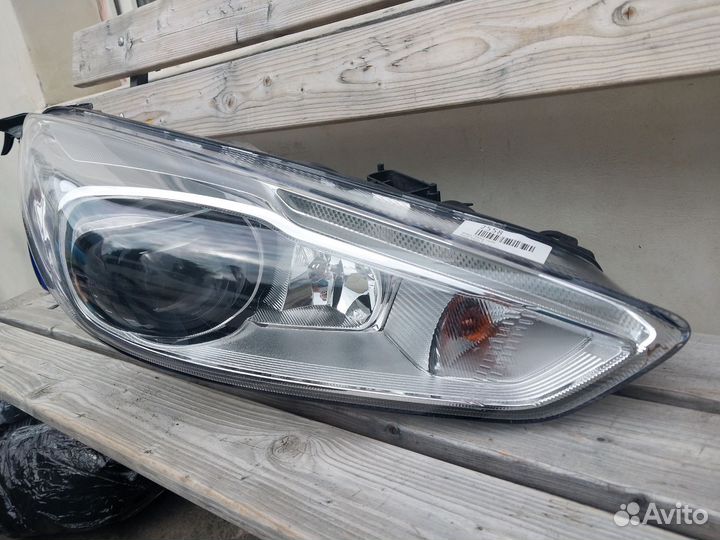 Фара правая Ford Focus 3 рестайлинг