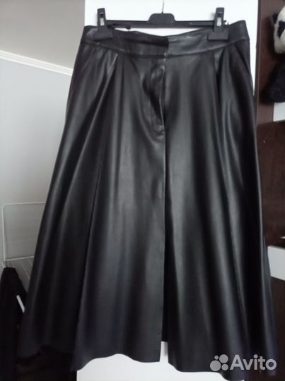 Кожаная юбка миди