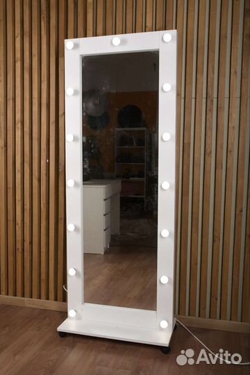 Гримерное зеркало. Ростовое зеркало