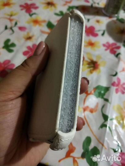 Чехлы для телефона новые, отдам