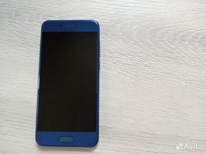 Смартфон Honor 9 STF-L09 в хорошем состоянии
