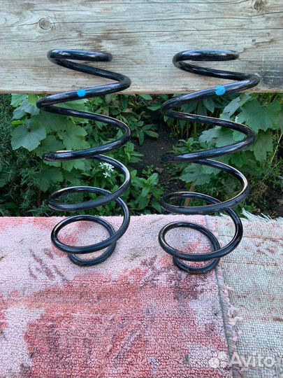 Пружины на Приору передние