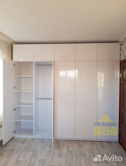 Черный шкаф