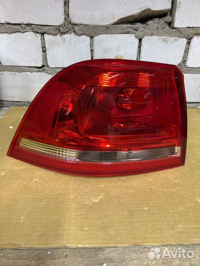 Фонарь задний левый VW Touareg NF