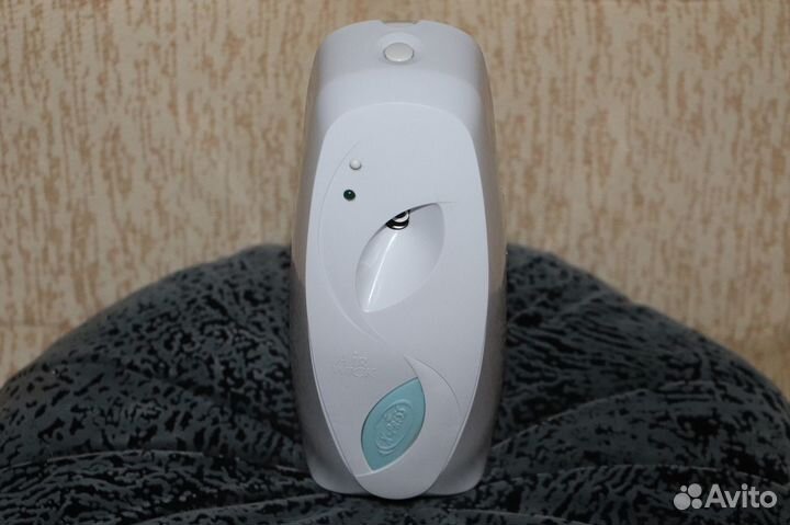 Автоматический распылитель Air Wick Freshmatic