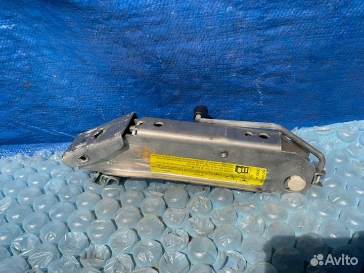 Домкрат Audi A4 B7 \ 8E 3 2005
