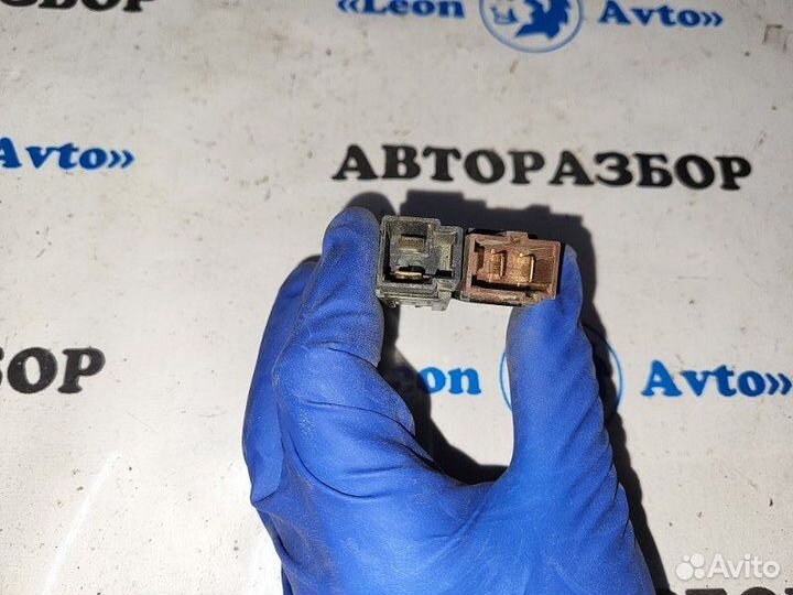 Датчик стоп сигнала Nissan Gloria Y34 VQ25 1999