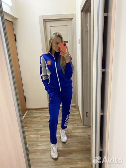 Спортивный костюм женский