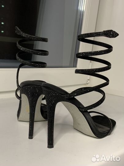 Босоножки на шпильке