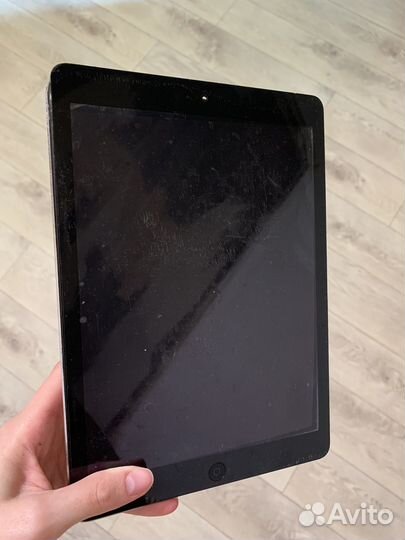 На запчасти Планшет Apple iPad Air (MD791RU/A)