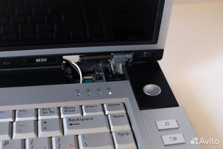 Ноутбук Samsung M50 рабочий на запчасти