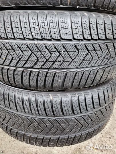 Pirelli Winter Sottozero 3 255/40 R20 101W