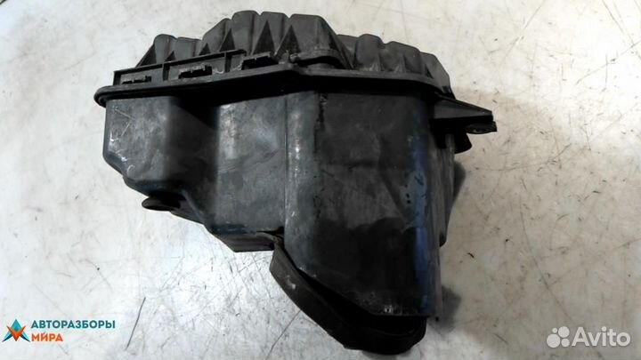 Корпус воздушного фильтра Chrysler Voyager