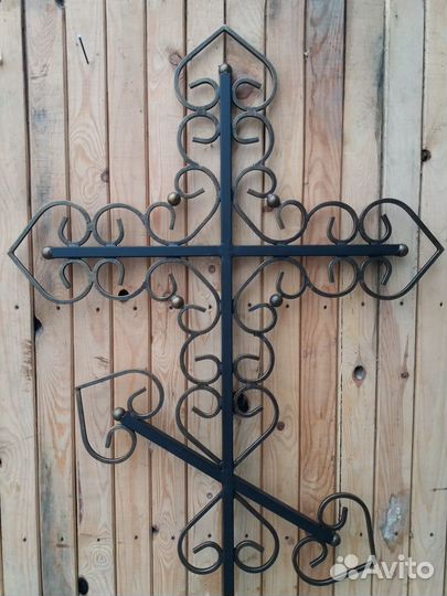 Крест металлический с элементами ковки