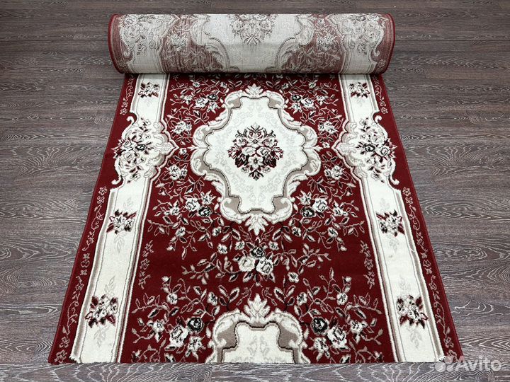 Ковер, ковровая дорожка красная