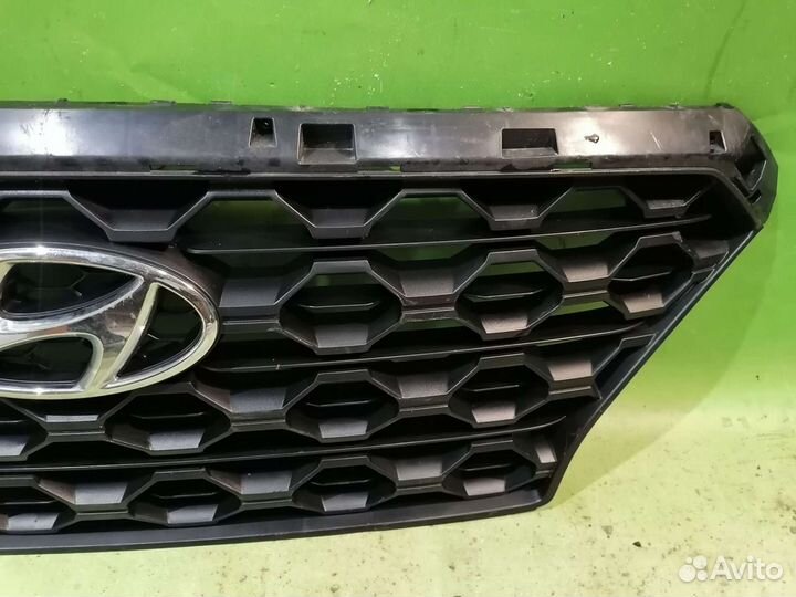 Решетка радиатора Hyundai Santa Fe 4