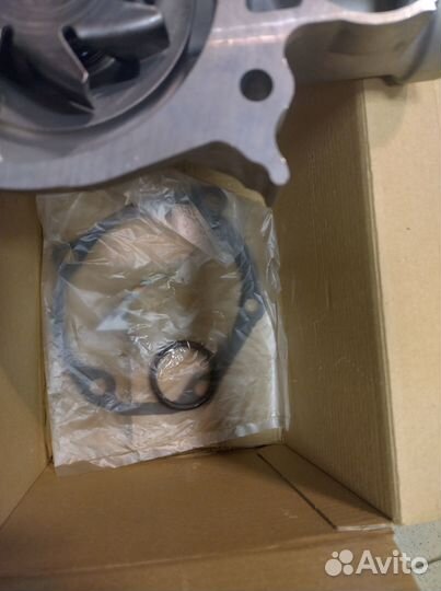 Насос водяной помпа Mitsubishi