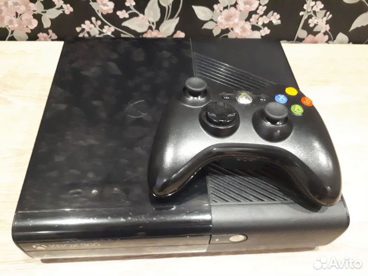 Игровая приставка Microsoft Xbox 360