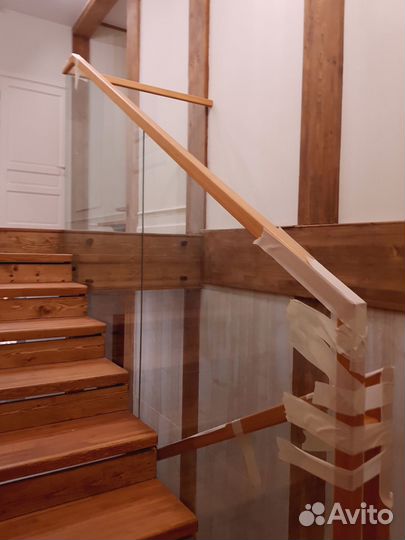 Ограждения для лестниц и балконов из стекла