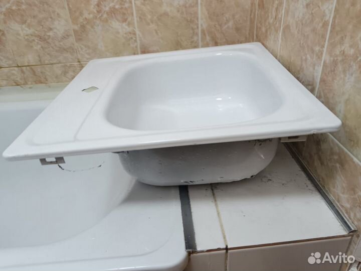 Раковина накладная