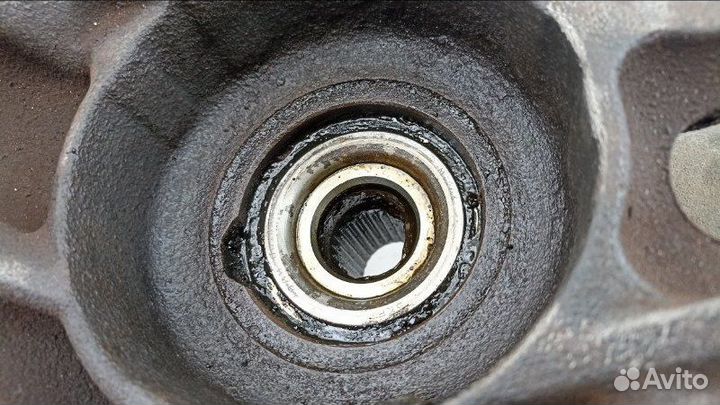 Ступица задняя левая Mazda 6 GY3W 2005