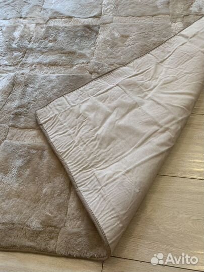 Ковер меховой ручной работы