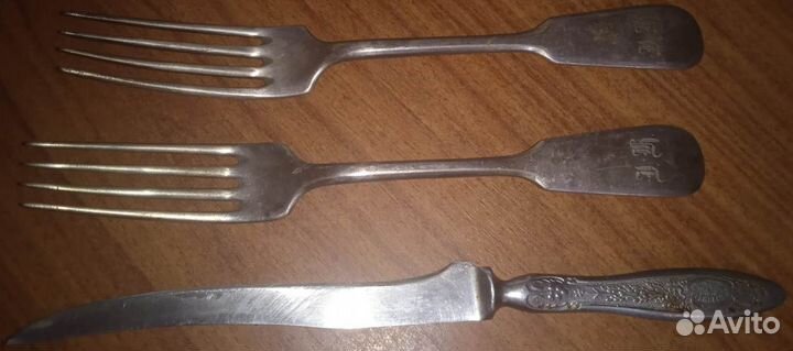 Старинные посеребрённые вилки и столовый нож
