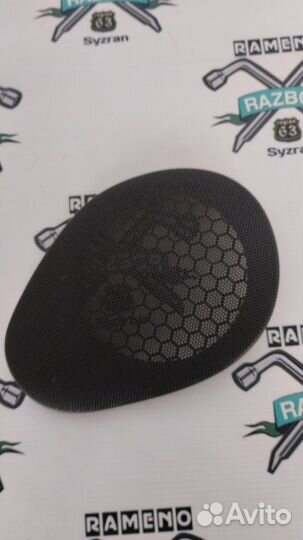 Решетка динамика передняя левая Peugeot 406 8B