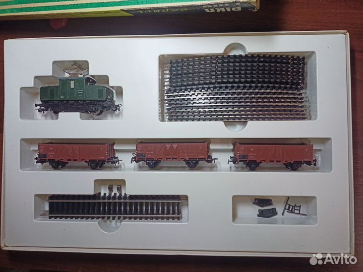 Железная дорога, набор Piko ГДР E69 c вагонами H0