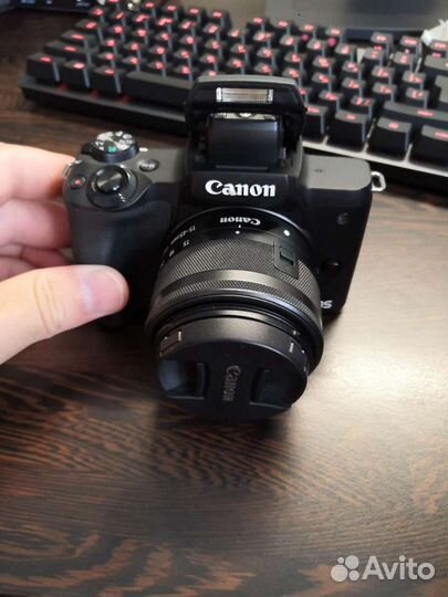 Фотоаппарат Canon m50