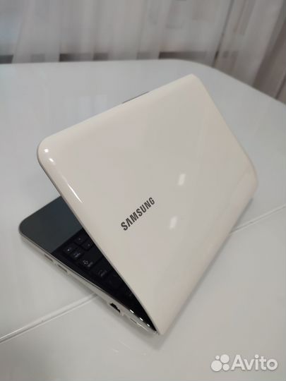 Нетбук samsung Nf210