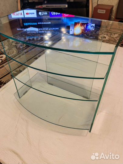 Полка для телевизора и аппаратуры