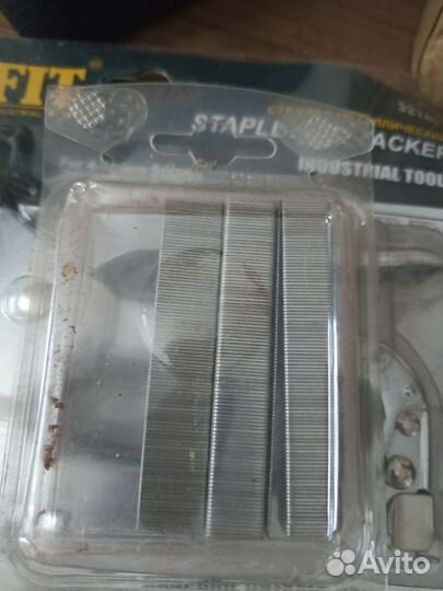 Степлер мебельный