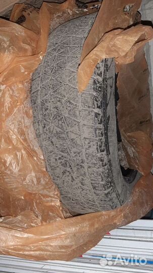 Bridgestone Blizzak LT 225/65 R17 102S