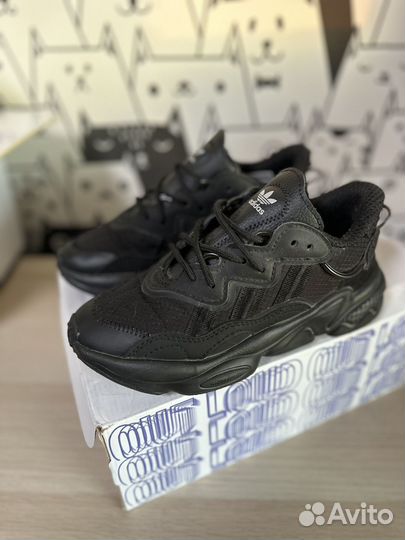 Кроссовки adidas ozweego женские