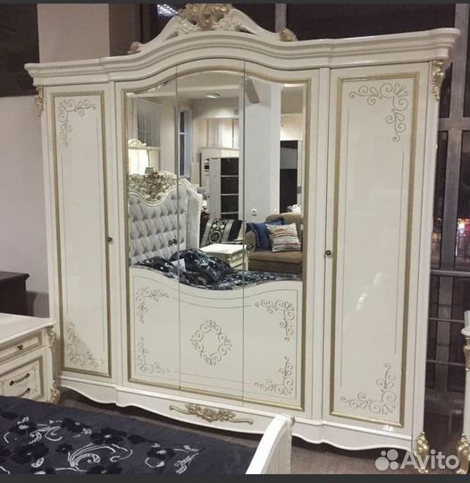 Спальный гарнитур